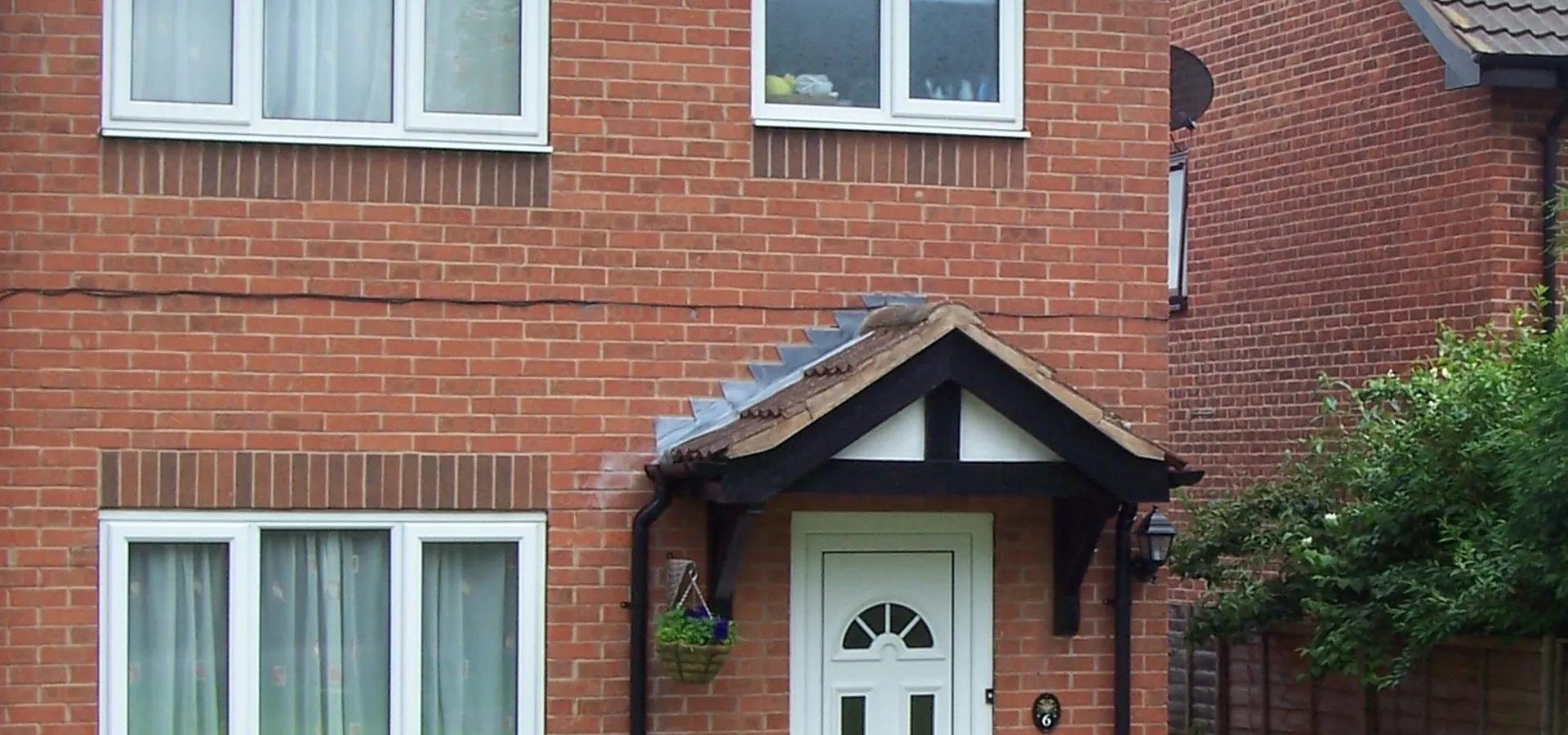 Lean-To East Finchley